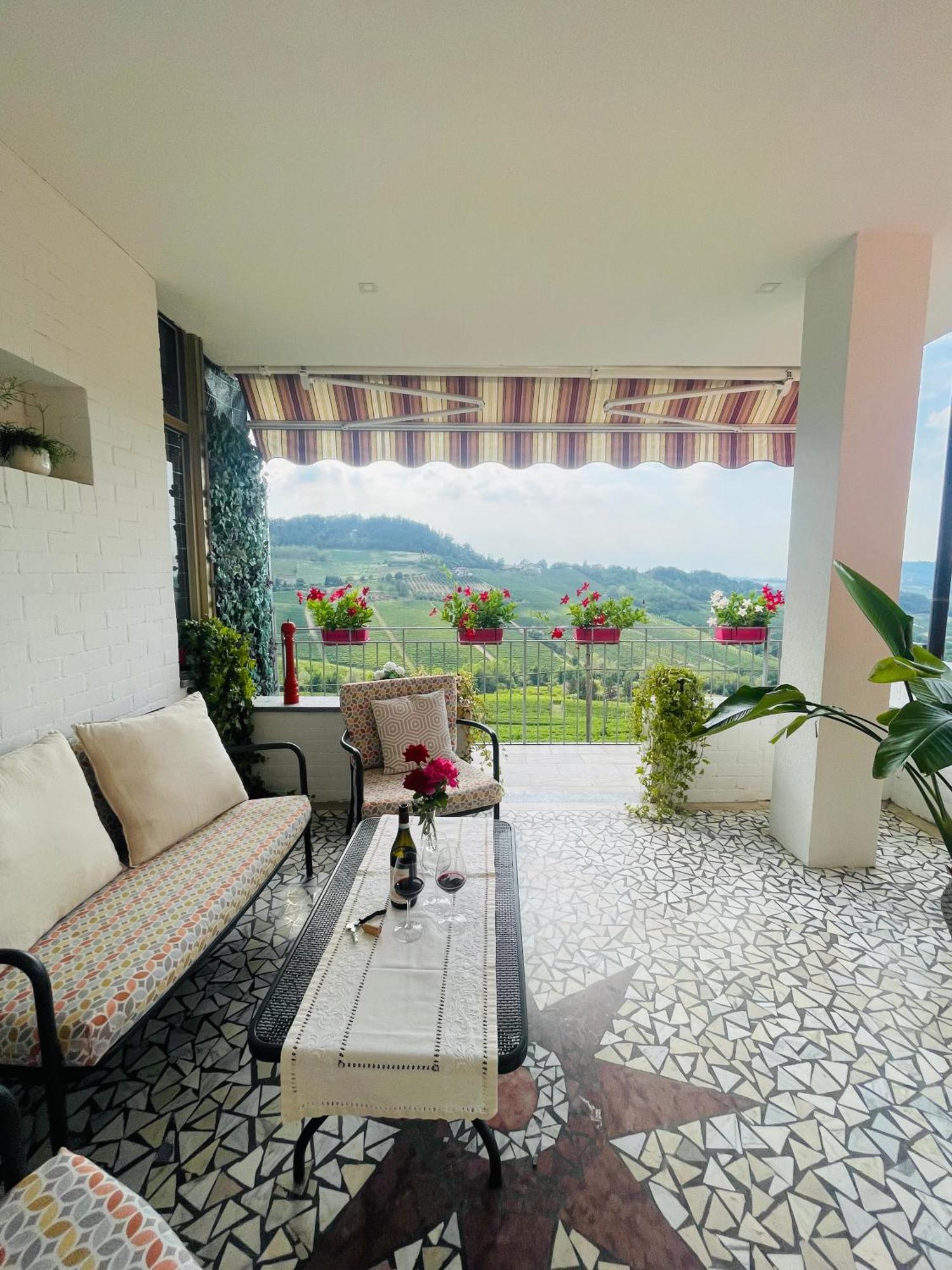 Casa Rafanelli Apartment Monforte dʼAlba Екстериор снимка