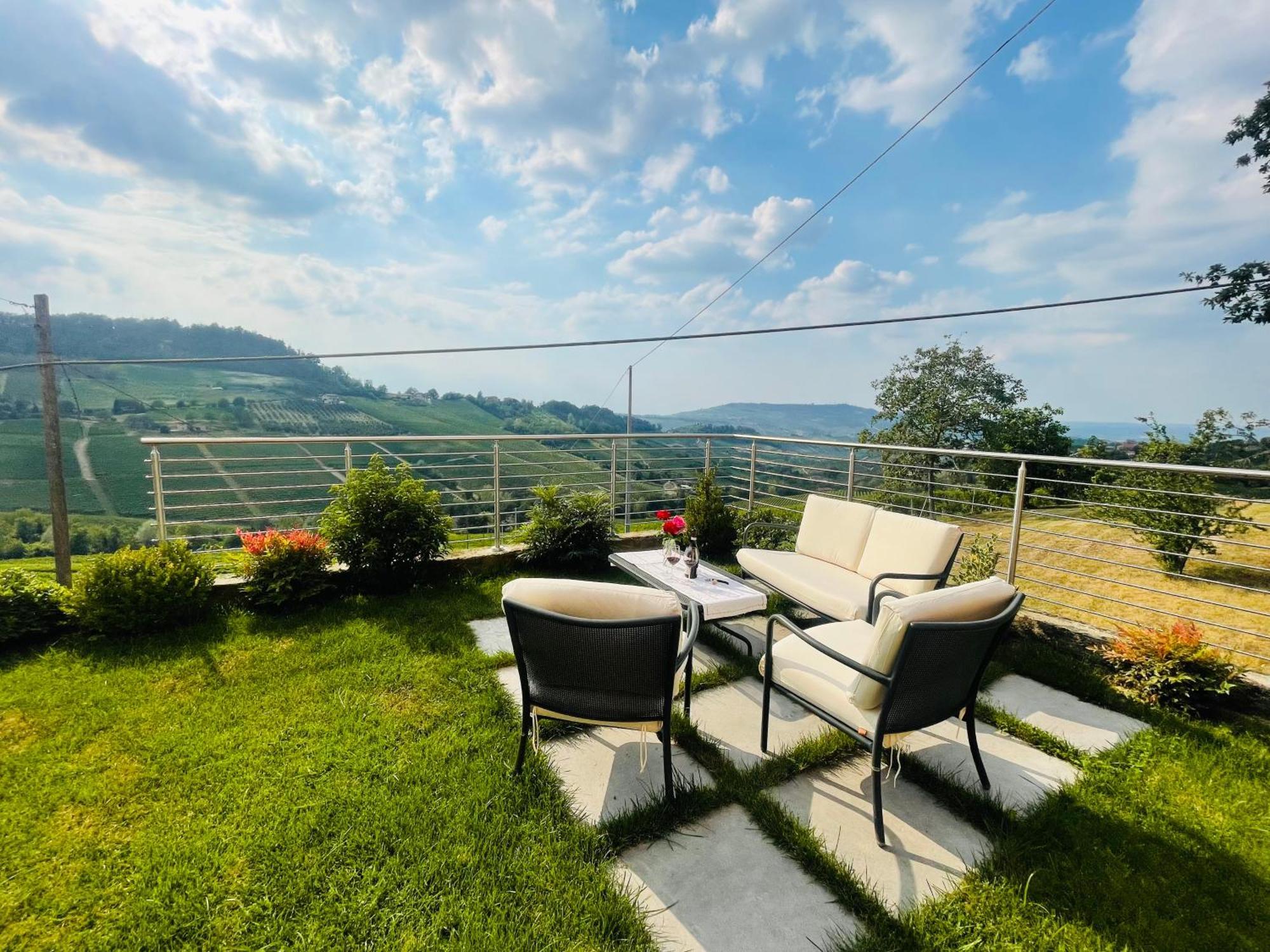 Casa Rafanelli Apartment Monforte dʼAlba Екстериор снимка